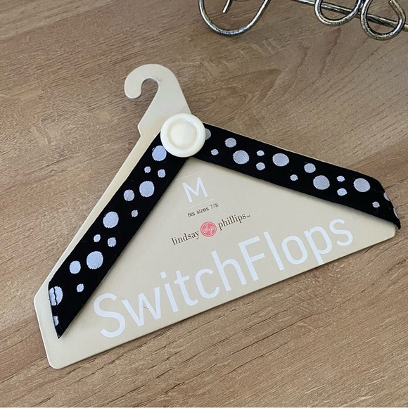 lindsay phillips Accessories - NEW Lindsay Phillips Switch Flops Medium Straps